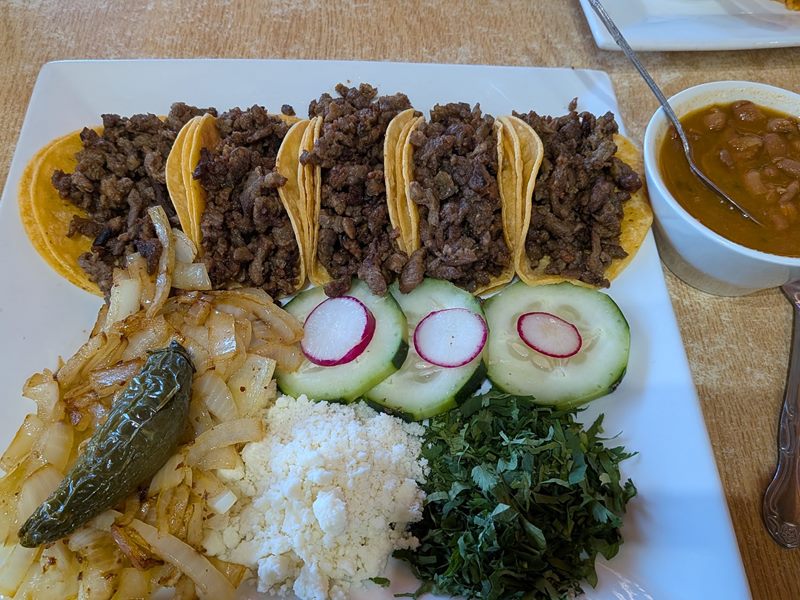 LA ARANDINA COCINA & CANTINA food